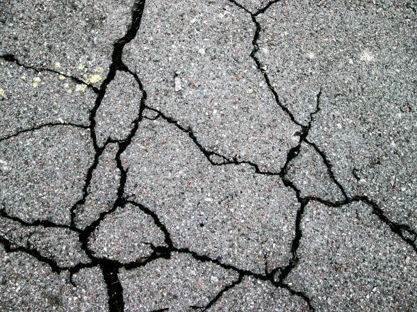 Driveway Crack Filling in Glen Allen